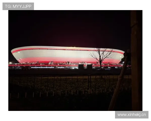 上海海港浦东足球场盛大揭幕，足球文化新地标值得关注