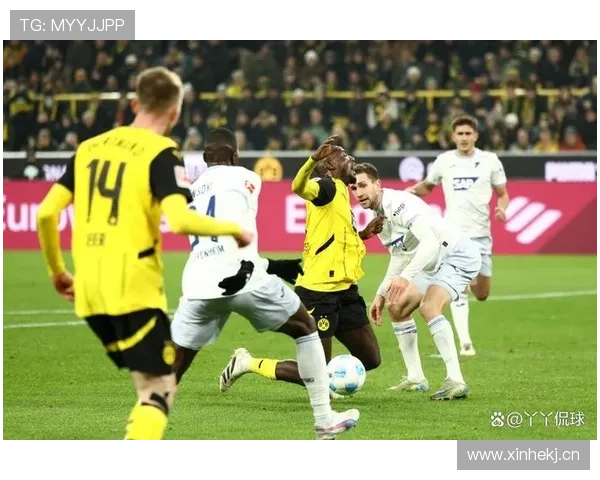 多特蒙德中场失控,节奏混乱问题显现,对赛季走势形成制约 多特蒙德中场失控,节奏混乱问题显现,对赛季走势形成制约